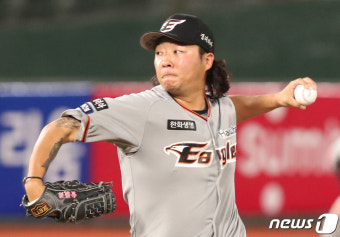 역투하는 한화 김범수