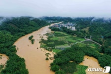 폭우로 범람된 中 남부의 강