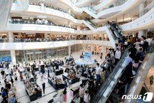 3밀 피해달라...