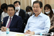 더 좋은 세상 포럼 참석한 김무성 전 의원