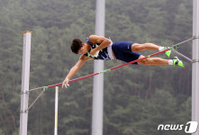 진민섭, 전국육상선수권 남자 장대높이뛰기 4연패