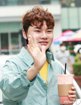 박서진, 부드러운 손인사