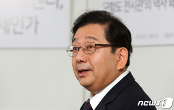 군함도 전시관 역사왜곡 관련 발언하는 호사카 유지 교수