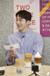 투썸플레이스 자사 모델인 배우 남주혁이 맛보고 설명하는 각기 다른 투썸 커피의 맛