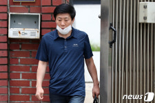 피의자 신분으로 조사 받은 박상학