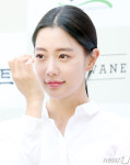 클라라 눈부신 미모