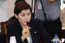 국회 문체위 전체회의...의사진행발언하는 임오경 의원