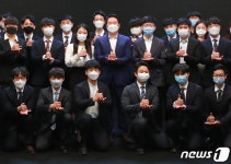 최태원 SK 회장, 한국고등교육재단 유학장학생 격려