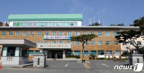 확진판정 금정면사무소 직원 다녀간 영암군청 폐쇄조치(종합)