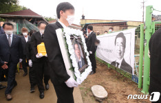 창녕 생가 도착한 고 박원순 서울시장