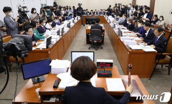 국회 복지위로 번진 부동산…