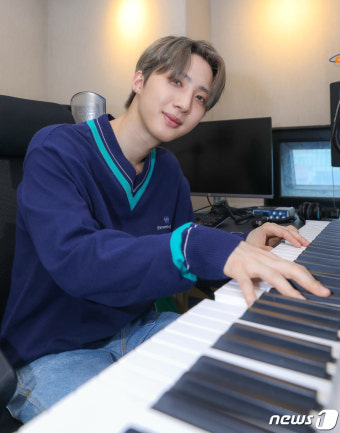 펜타곤 후이 '건반 치는 모습도 멋짐 폭발'