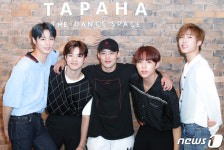 더보이즈 & 안무가 백구영 '친형제처럼 다정하게'