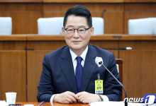 미소 짓는 박지원 후보자
