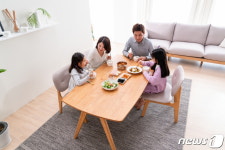 레이디가구, 침대·소파·식탁 등 이백만원 상당 가구 통째 증정