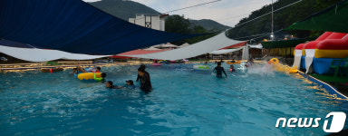 야간 개장한 보경사온천파크물놀이장