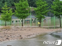 물에 잠긴 충북 제천시자원관리센터 축구장