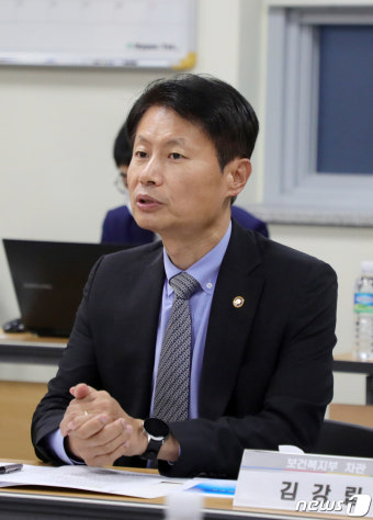'전공의 집단휴업 시기' 전북대학병원 비상진료체계 점검하는 김강립 차관