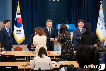 신임 청와대 수석비서관 취임인사