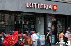 11명 확진 롯데리아발 코로나19 집단감염 비상