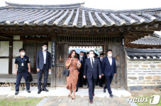 정세균 총리, 김좌진 장군 생가 방문