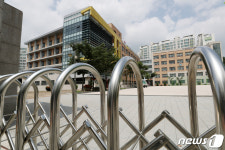 사랑제일교회발 코로나19 사태에 개학 미룬 성북구 초등학교