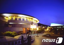 거리두기 조치 강화에 서울 예술의전당도 운영 중단