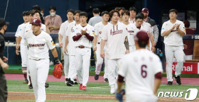 키움 'LG와 접전 끝에 6-5 역전승'