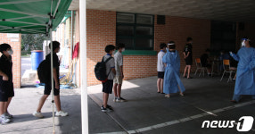 인천 서구 간재울중학교 교사 확진...학생·교직원 427명 검체 검사