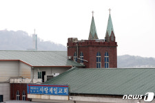 성북구 연쇄 집단감염 파장…사랑제일교회 이어 체육시설·극단까지