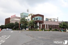 코로나19 확진 목사 부부 다녀간 제주 산방산탄산온천