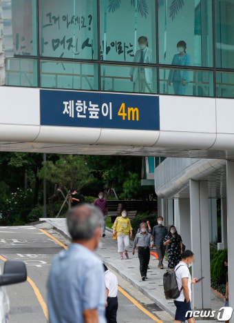 전공의 파업 속 서울대병원 내과 진료 축소