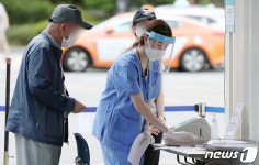 자가격리 이탈·거짓진술 강남구, 감염병예방법 위반 33명 고발