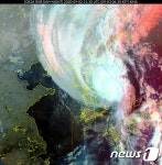 태풍 마이삭, 상륙 4시간여 만에 강릉서 동해상으로