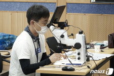 무주농업기술센터. 딸기 화아분화 검경 서비스 시행