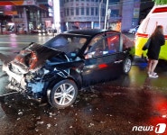 술취한 20대 운전 스포티지, 차량 2대 받아 6명 부상