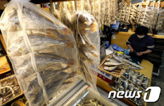 농축수산물 수입가, 팥·밀가루·아귀↑… 참깨·닭다리·낙지↓