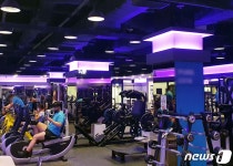 한스장 찾던 2주만에 꿈만 같아요…헬스장 새벽부터 북적