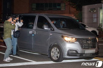 국방부 압수수색 마치고 나서는 검찰