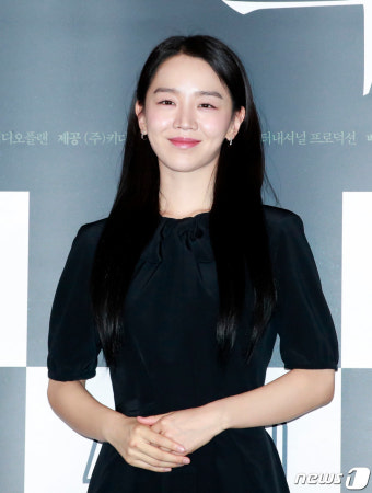 [단독] 신혜선, 스릴러 '그녀가 죽었다' 주인공…안방→스크린 '열일'ing