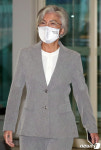 귀국하는 강경화 장관