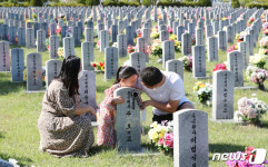 할아버지, 추석에 못와서 오늘 왔어요