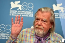 [N해외연예] 프랑스 배우 미카엘 롱스달, 89세사망…