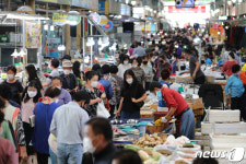 명절 앞두고 활기 다음 29일 장날에는 더 낫겠죠