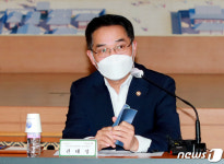 기업고충 현장회의 주재하는 권태성 부위원장