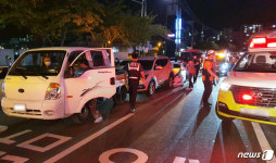 울산 복산동서 4중 추돌 교통사고…6명 경상