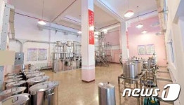 ㈜한빛향료 제1공장 | 새로 지은 북한 평양향료공장 내부 모습