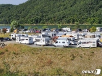 단양생태체육공원 주민에 돌려달라…불법숙박 캠핑카 수백대 점령