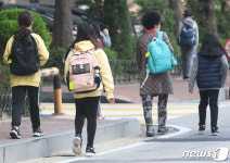 서울 초1 매일 등교·중1은 학교 자율…3학년 고입 고려