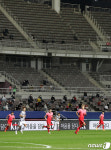 축구장은 거리두기 중